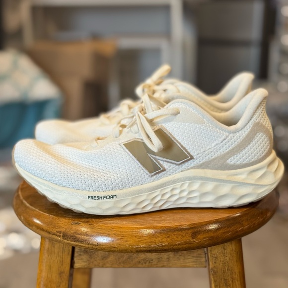 New Balance Shoes - New Balance Women’s Sneakers Fresh Foam Arishi v4 White And Tan, Size 8.5